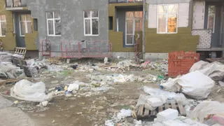 В строящемся доме на улице Быстрецкой сорвался лифт. Рабочий погиб