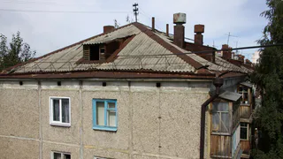 В Рязани из окна пятиэтажки выпал мужчина