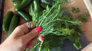 Готовлю ароматные и хрустящие огурчики по-грузински: годами проверенный рецепт маринования без стерилизации - хрустим всей семьей