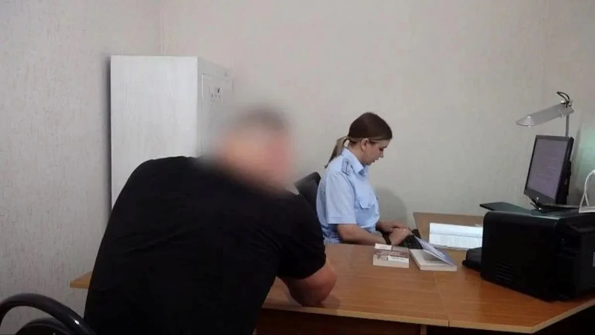 Безработный любитель спиртного подкараулил велосипедистов и оставил их без транспорта в Лесопарке