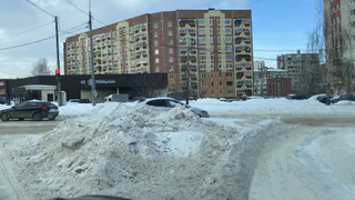 “За всю зиму ни разу не чистили”: жители района Дашково-Песочня жалуются на снежные завалы