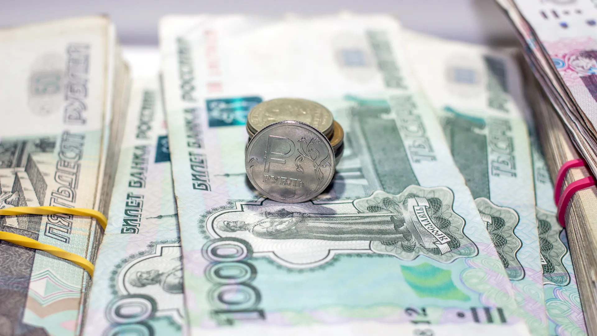 ВТБ заработал 338,5 млрд рублей за 8 месяцев