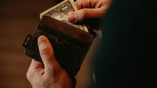 Служащий рязанской колонии "продавал" условно-досрочные освобождения