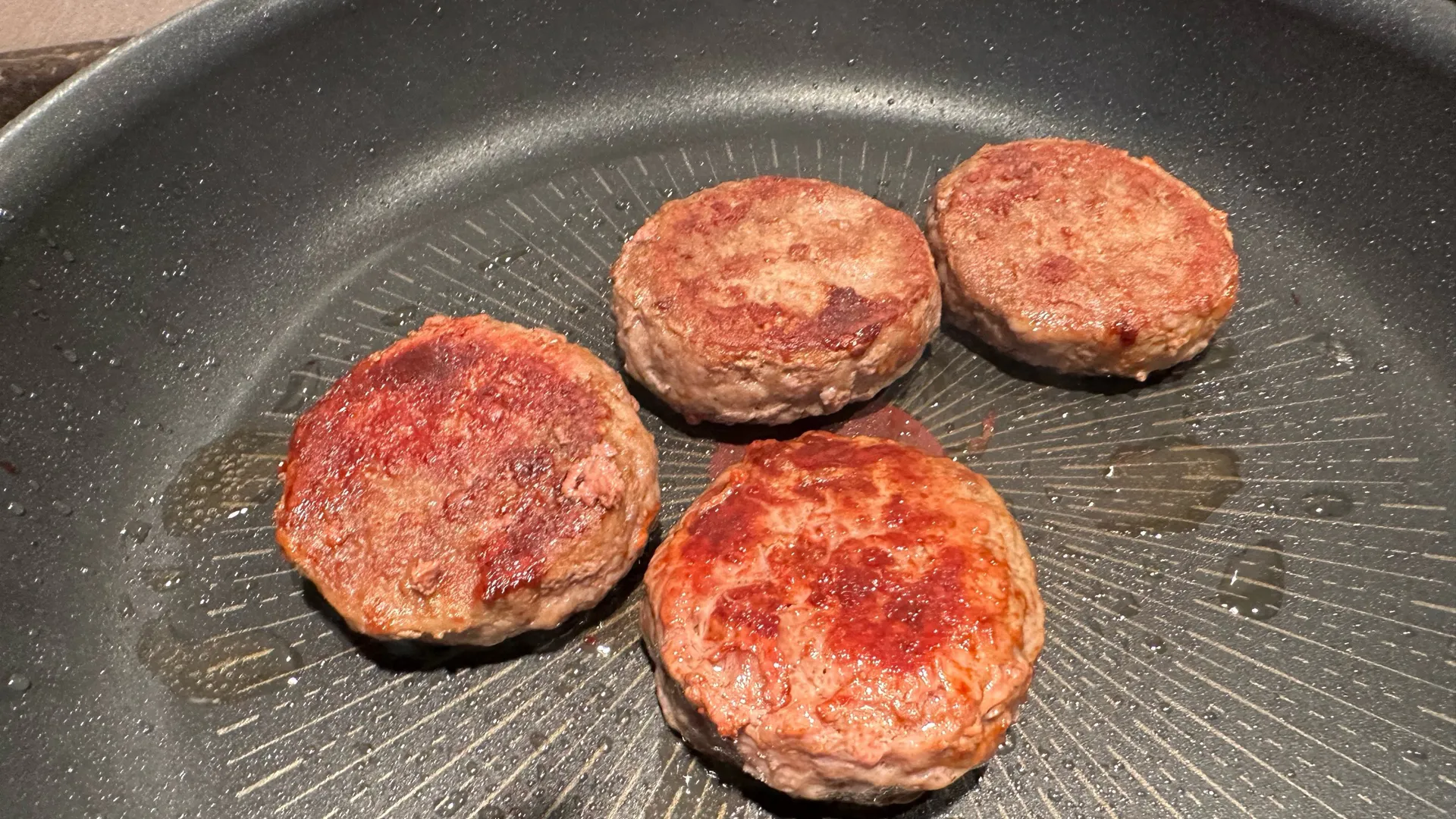 Быстро, вкусно, по-домашнему: как приготовить лучшие котлеты по бабушкиному рецепту