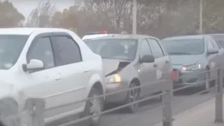 Из-за нескольких массовых ДТП на Северной окружной образовалась серьезная пробка