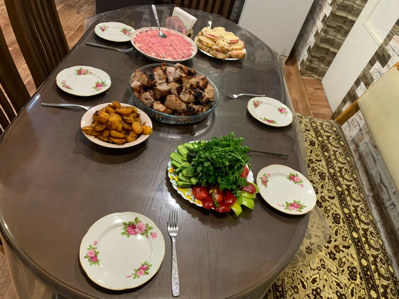 Ревнивица напала на гостью с двумя ножами в Рыбновском районе Рязани