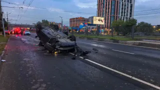 В ГАИ прокомментировали ДТП с перевернутым "Мерседесом" в Рязани
