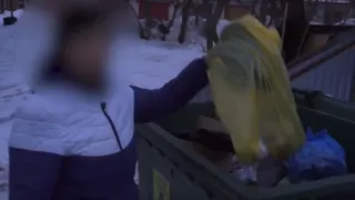 Рязанка показала, как выбросила ребенка в мусорный бак