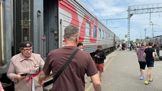 Проводники молчат об этом: какие 3 бесплатные услуги и вещи обязаны выдать пассажиру поезда по первому требованию