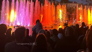 200 счастливчиков у воды, остальные за деревьями: кировчане возмущены пропускной системой

