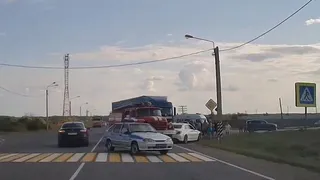 В Ряжском округе в ДТП попали фура и легковой автомобиль 