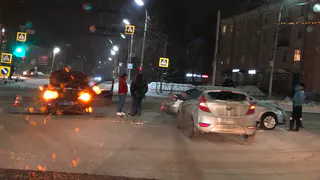 Массовое ДТП на Пермовайском проспекте: столкнулись 4 автомобиля