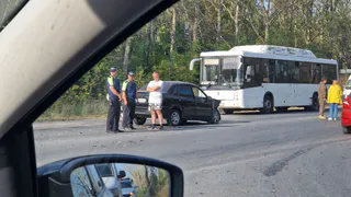 В Рязани на повороте у Воскресенского кладбища произошло ДТП