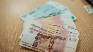 С 4 по 30 апреля: в Роструде объяснили порядок начисления зарплат в этот период