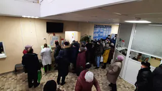 Технологии бессильны: у терминала в рязанской поликлинике собралась очередь