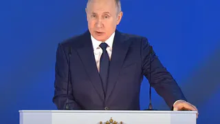 На форму и канцтовары: Путин предложил выплату для семей с детьми школьного возраста