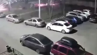 В рязанском Канищеве из-за запуска фейерверка во дворе повредились автомобили