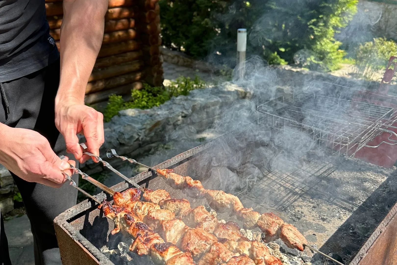Именно такой шашлык - любимое блюдо Сталина: с этим маринадом мясо получается невероятно нежным, мягким и сочным