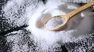 Роспотребнадзор призвал рязанцев отказаться от соли во время готовки 