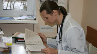 "В поликлинике потеряли медицинскую карту и отказались ее восстанавливать" - рязанка жалуется на равнодушие в больнице
