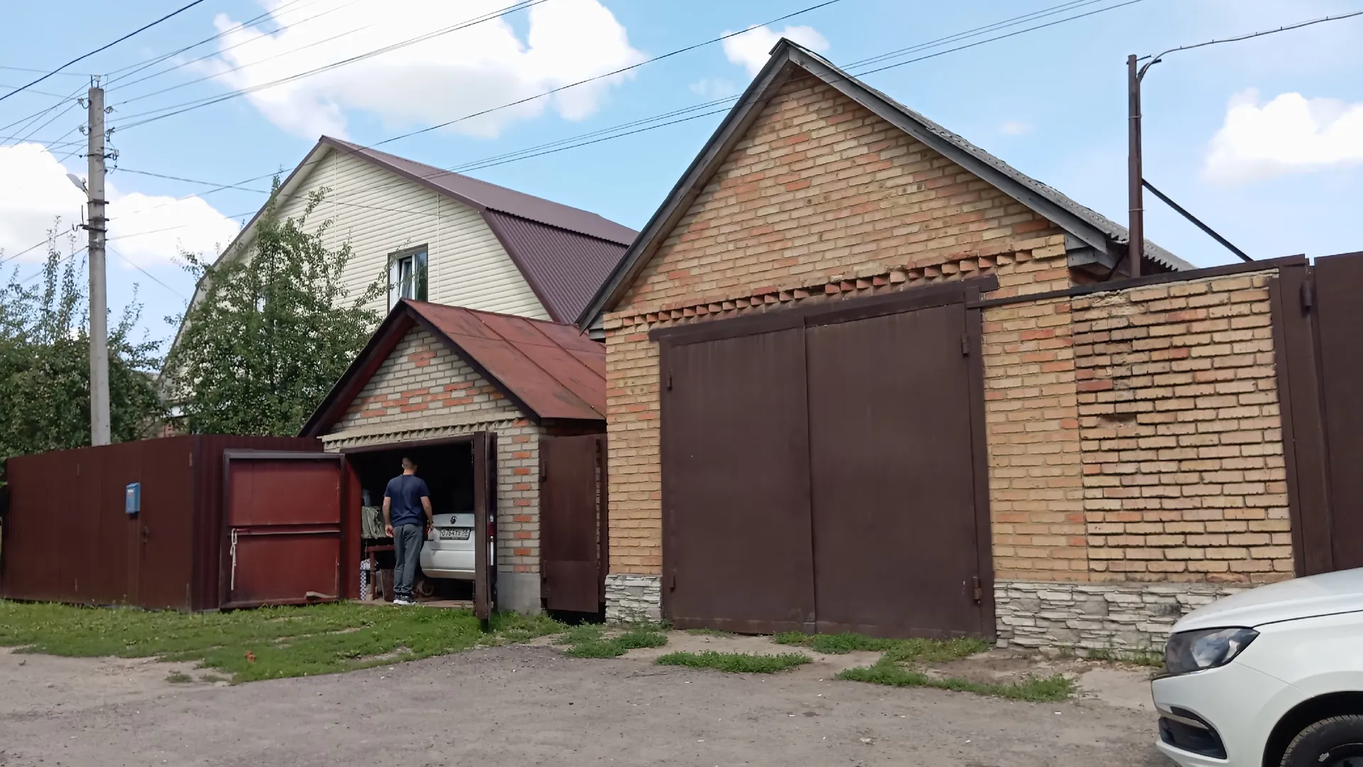 Мама обиделась, когда поняла почему мы купили готовый дом в новом поселке - ведь могли построиться на ее участке в городе