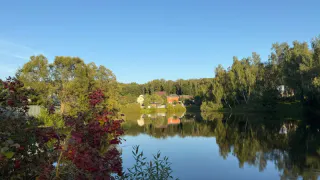 Бизнес-леди переехала из города в деревенский дом прадеда и устроила «вещеворот»: Посмотреть на чудо приходят жители соседних сел