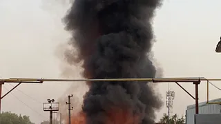 Видео: в Полянах загорелся склад лакокрасочных материалов