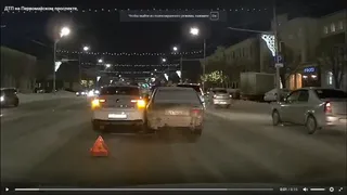 Ученик за рулём: машина автошколы попала в массовую аварию на Первомайском проспекте