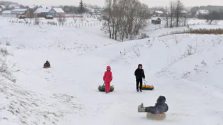 Под Рязанью женщина сломала плечо и таз, катаясь на ватрушке