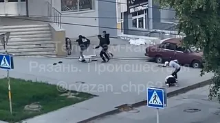 Жители Рязани засняли массовую драку на улице Пушкина