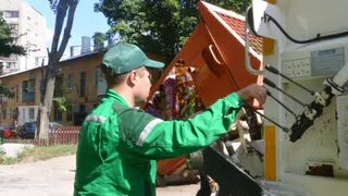 Платят не все: в Рязанской области компенсировали вывоз мусора для сельских специалистов