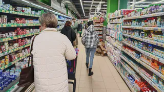 Рязанка нашла личинок в детской каше известного бренда перед кормлением дочери 