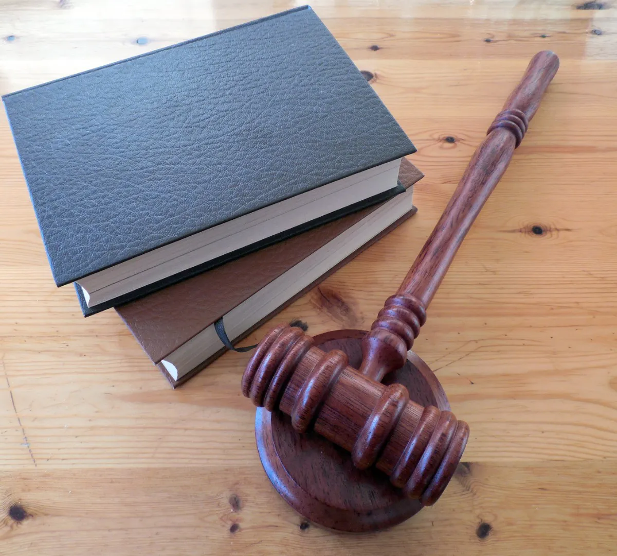 Суд в Рязани взыскал деньги с подрядчика за ЧП на благоустроенной площади