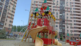 В Рязани депутаты оценили новые детские площадки во дворах