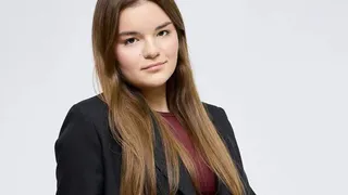 Рязанская школьница получила 100 баллов на ЕГЭ по двум предметам