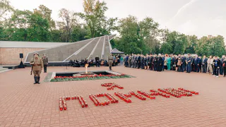 На Скорбященском мемориале Рязани в 4 часа утра зажгли «Свечи памяти» 