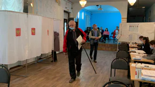 Единый день голосования: как погода переманила людей от бюллетеней на природу, фоторепортаж