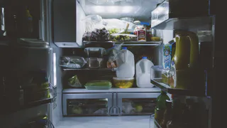 Срочно уберите это из морозилки: Несколько продуктов способны уничтожить вкус всего содержимого камеры