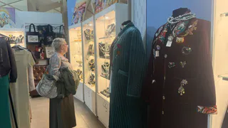 «Сдай старую шубу, купи новую!» - зачем пенсионерка отдала 40 тысяч и шубу за ерунду 