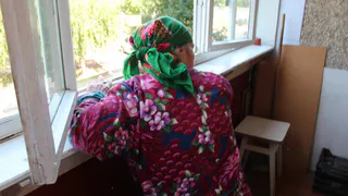 Пенсионерам продлили режим самоизоляции: новое распоряжение Любимова
