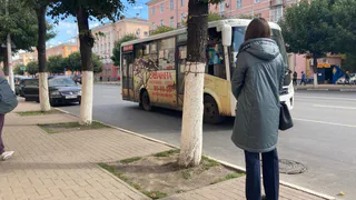 Рязанские сотрудники ГИБДД пояснили, сколько пассажиров могут ехать в автобусах стоя