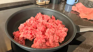 Чтобы пельмени получились вкуснейшие и ароматные, добавьте в фарш ингредиент: подглядела трюк у соседки - многие хозяйки этого не знают