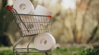 Мужчины закупают алкоголь, а женщины делают стрижки: как рязанцы готовятся к локдауну
