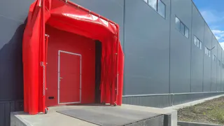 В Рязанской области  строят крупный склад и крытый каток