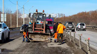Засыпали щебенкой: в мэрии отчитались о ямочном ремонте