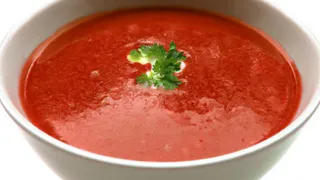 Почему просто необходимо убрать из борща этот главный ингредиент — вкус станет ярче и богаче. Секрет шеф-поваров