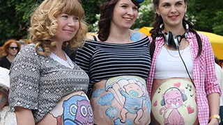 В Рязани семейный фестиваль завершился конкурсом боди-арта для беременных