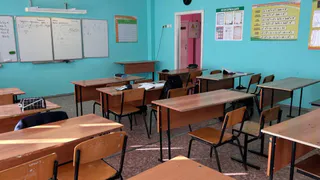 В школе Рязани вода с крыши льется прямо в классы