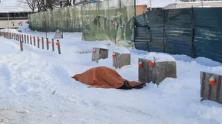 Трагическая смерть: пожилая рязанка скончалась около дворца бракосочетаний