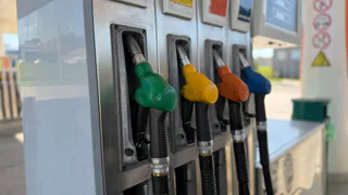 «Нефтяная страна — с дорогим бензином»: рязанцы возмущены сравнением цен с США